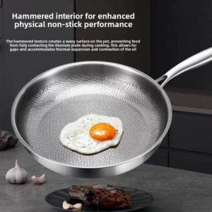 Cozinha doméstica com panela de titânio